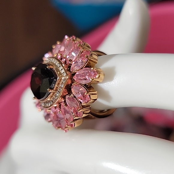 Henri Bendel Rose Gold Tone Pink Rhinestone Cocktail Ring Size 6.5 - Picture 4 of 8